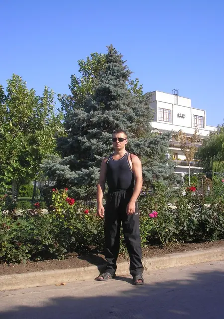 Я Александр, 41 років, знайомлюсь для постійних стосунків у Мелітополі