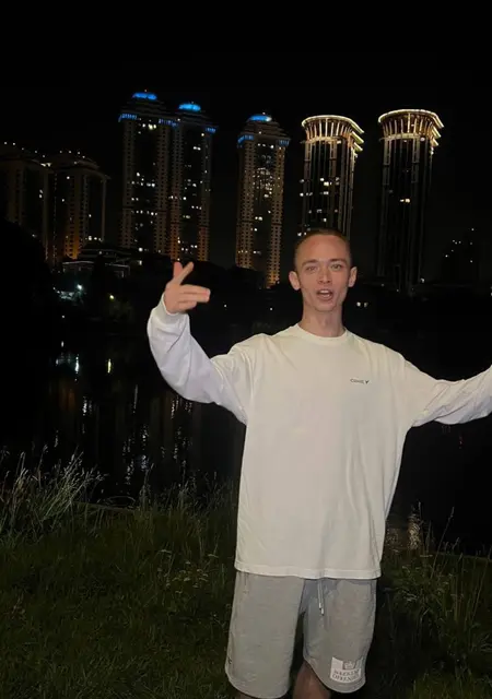 Alexey из Сток-он-Трент, ищу на сайте приятное времяпровождение