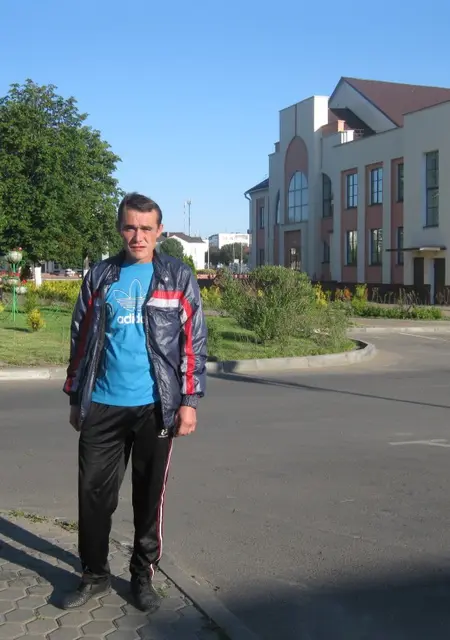 Я Андрей, 45, знакомлюсь на одну ночь в Жлобине