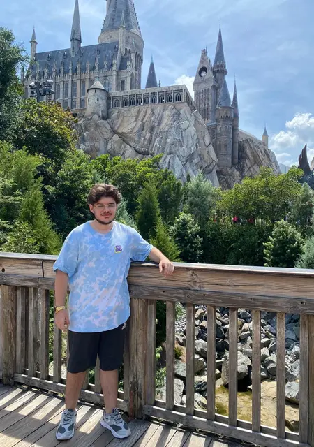 Santiago de Madrid, tengo 21 años, listo para conocer para relación sin ataduras