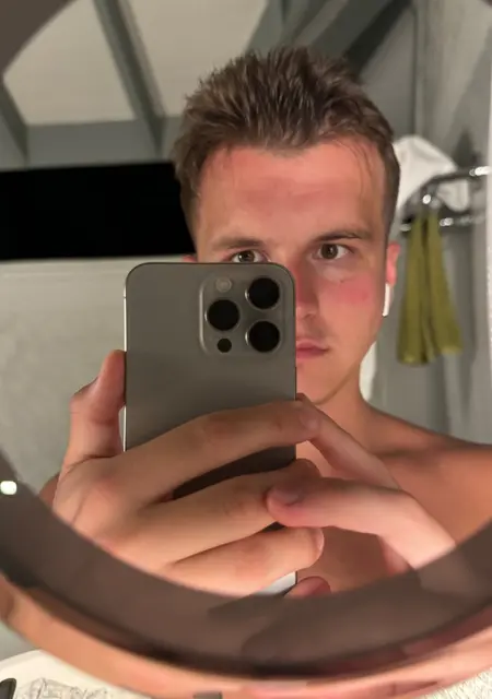 Я Андрей, 22, из Дубая, ищу знакомство для совместных путешествий