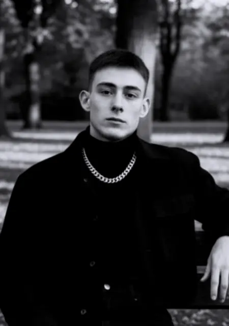 Я Евгений, 19, из Саннефьорд, ищу знакомства без обязательств