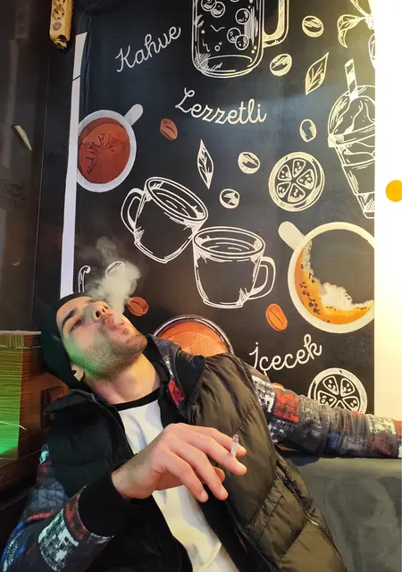 Я Rojhat, 21, из Анталии, ищу знакомства на одну ночь