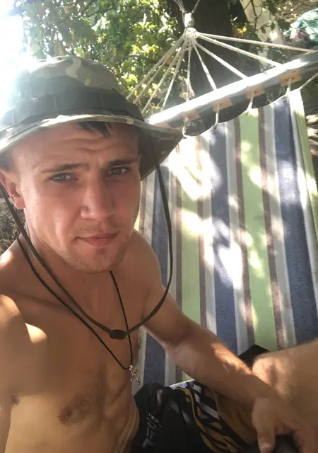 Алексей из Донецка, мне 29, познакомлюсь на одну ночь