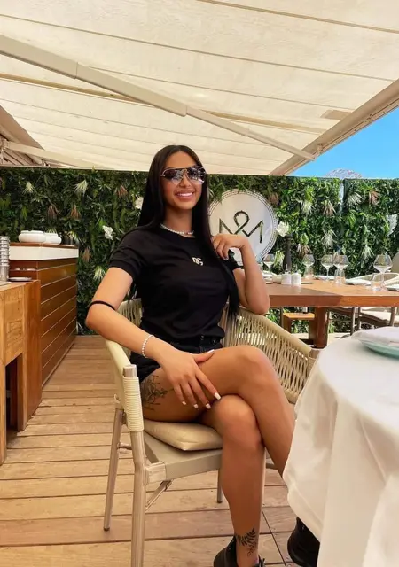 Anais Medeea из Тимишоары, мне 28, познакомлюсь для вирта