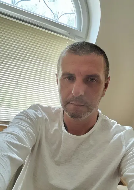 Михаил из Минска, мне 47, познакомлюсь без обязательств