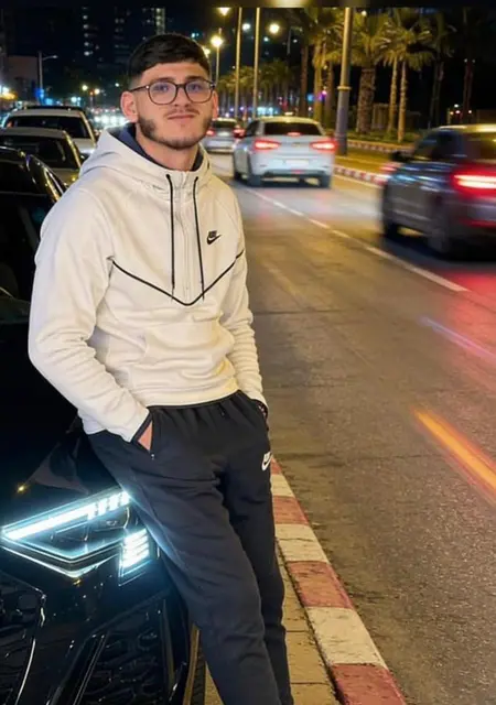 Soy Achraf, 24 años de Marrakech, busco conocer gente para chatear