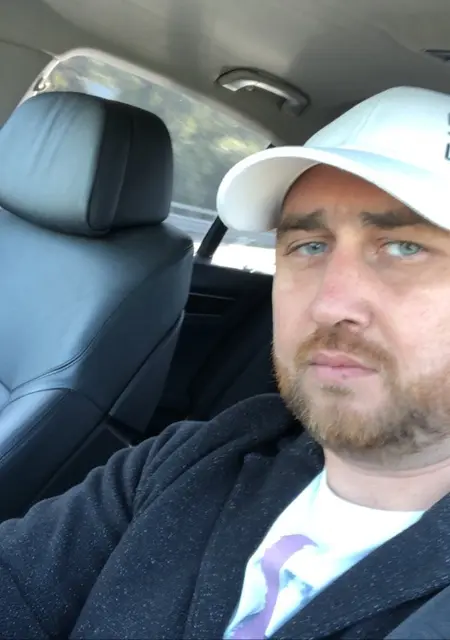 Игорь из Глубокого, ищу на сайте знакомства на одну ночь