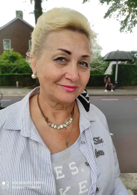 Я Людмила, 60 років, знайомлюсь для приємного проведення часу у Дніпряни