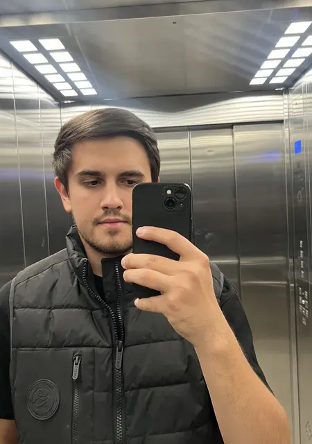 Андркй из Тигина, ищу на сайте общение