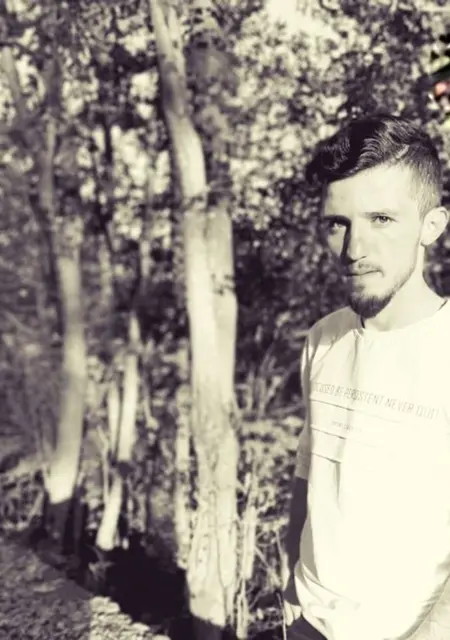 Eren из Стамбула, мне 23, познакомлюсь