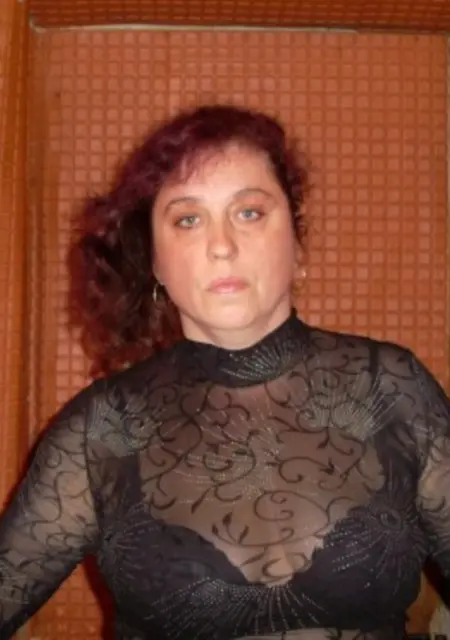 Аня з Луганськ, шукаю на сайті знайомства без зобов'язань