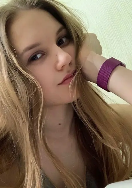 Я Анна, 20 років, знайомлюсь для вірт у Київ