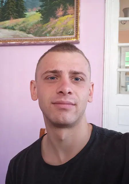 Валентин з Чернівців, мені 28 років, познайомлюсь на одну ніч