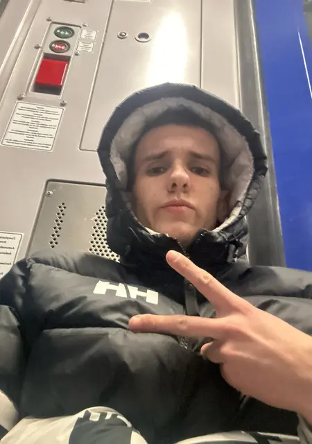 Я Влад, 21, знакомлюсь для открытые отношения в Чорткове