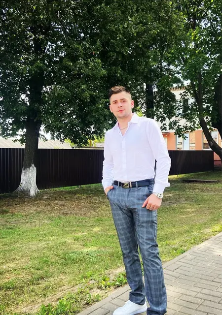 Я Денис, 27, из Могилёва, ищу знакомства без обязательств