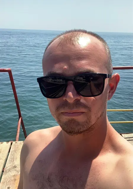 Я Валентин, 33 років з Одеси, шукаю знайомство для постійних стосунків