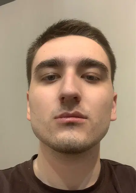 Soy Dmitry, 23 años de Torre Pacheco, busco conocer gente para conversación virtual