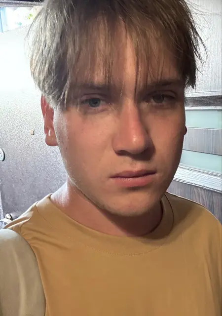 Александр из Амстердама, мне 23, познакомлюсь для открытые отношения