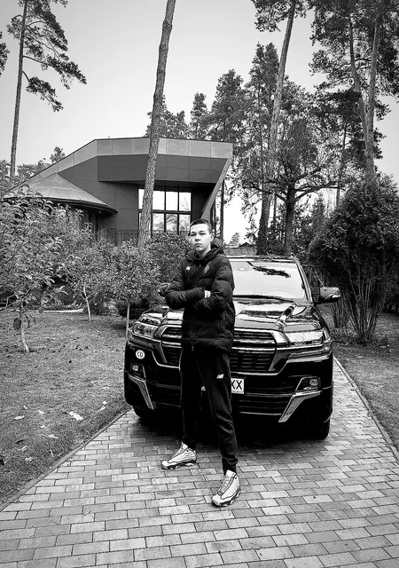 Я Ренат, 20 років, знайомлюсь для дружби у Києві