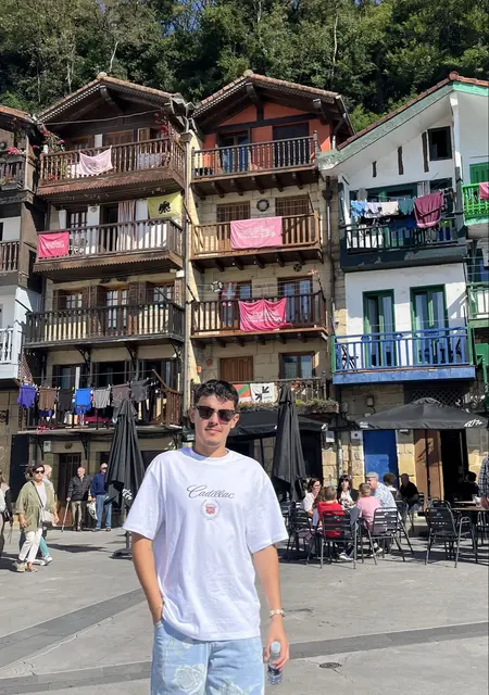 Soy Peugeot, 23 años, conociéndome para relación sin ataduras en Valencia