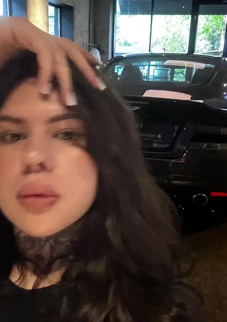 Полина из Амстердама, ищу на сайте вирта