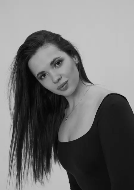 Алеся из Ален, мне 21, познакомлюсь для вирта