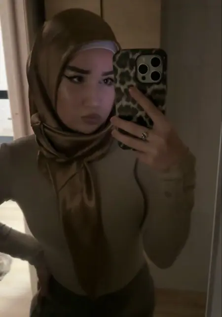 Хадя из Амстердама, мне 21, познакомлюсь на одну ночь