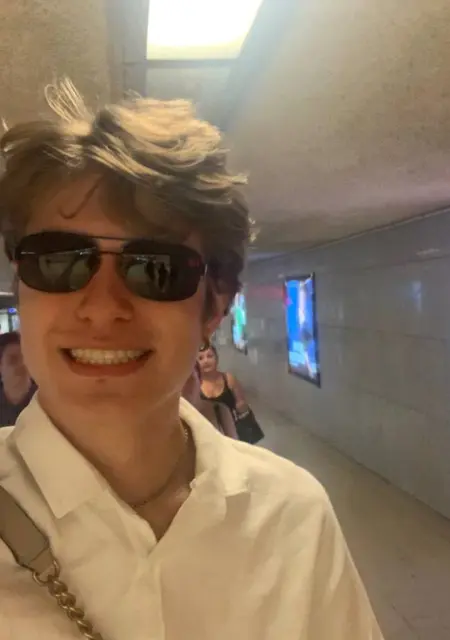 Ренат из Харькова, мне 24, познакомлюсь на одну ночь