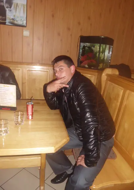 Саша з Виноградів, мені 35 років, познайомлюсь на одну ніч