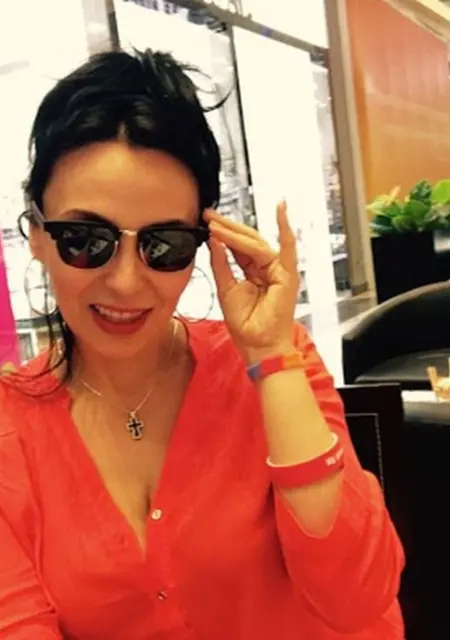 Я Elsa, 41, знакомлюсь в Мадриде