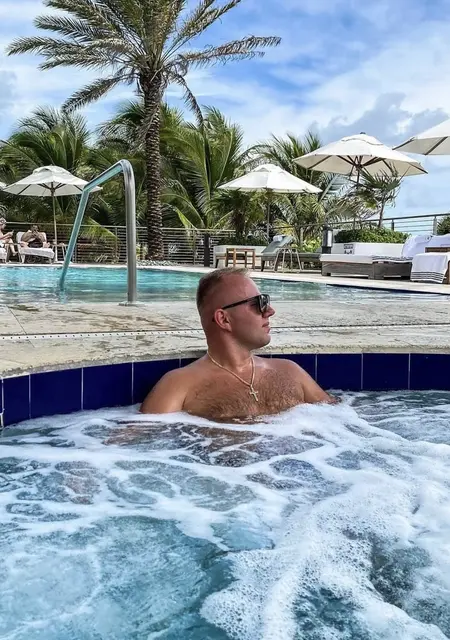 Oleg из Минска, мне 25, познакомлюсь на одну ночь