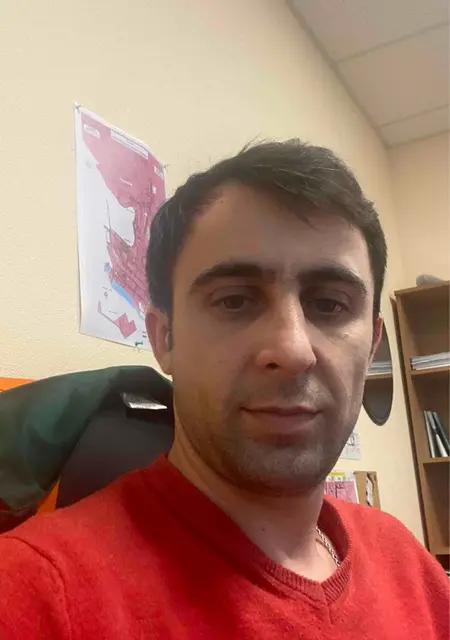 Я Антон, 34 років з Кременчука, шукаю знайомства без зобов'язань