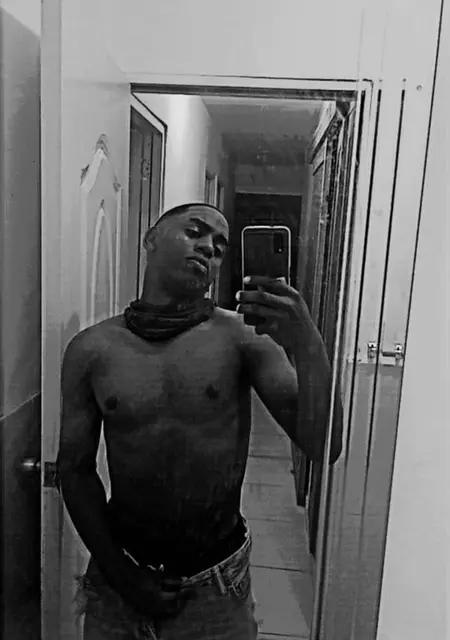 Я Edward, 19, знакомлюсь для постоянных отношений в Санто-доминго Эсте