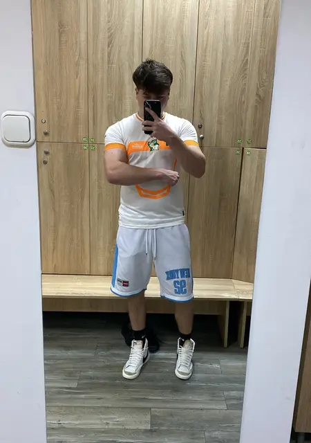 Я Stefan, 21, знакомлюсь для общения в Меджидия