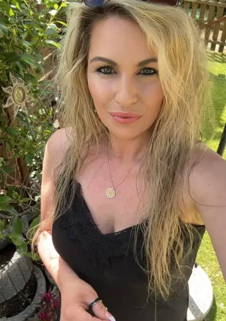 Christine Christin из Парижа, мне 40, познакомлюсь для открытые отношения