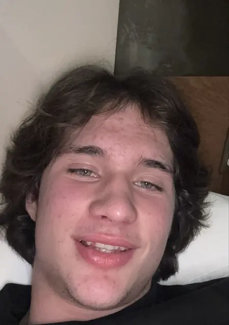 Мирон из Дубая, мне 23, познакомлюсь без обязательств