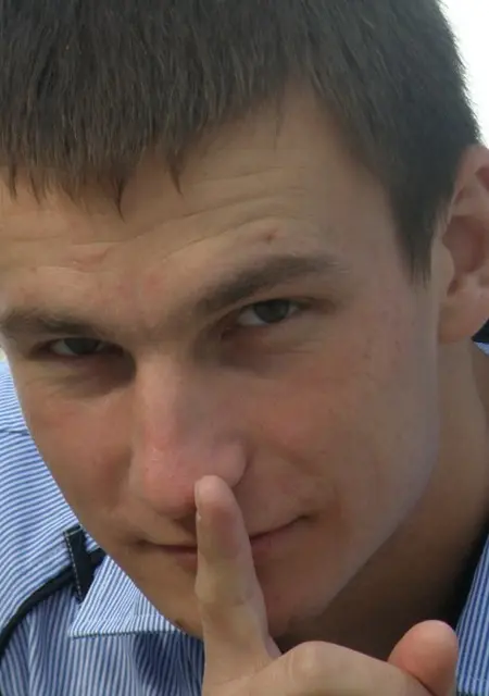 Я Андрей, 36 років з Кременчука, шукаю знайомства без зобов'язань