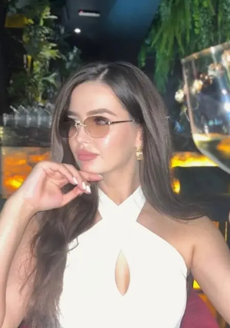 Полина из Парижа, мне 26, познакомлюсь для дружбы