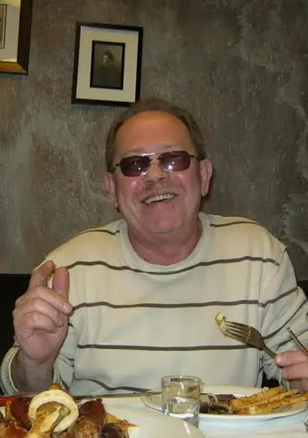 Я Ochkarik, 67, из Минска, ищу знакомства без обязательств