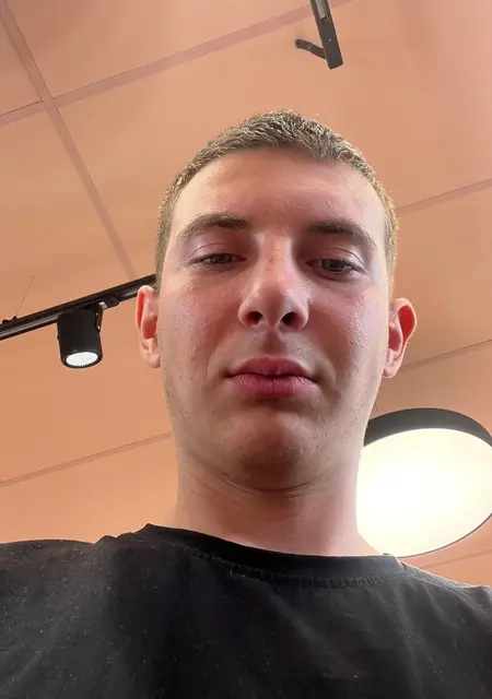 Я Иван, 21, знакомлюсь для приятного времяпровождения в Батуми