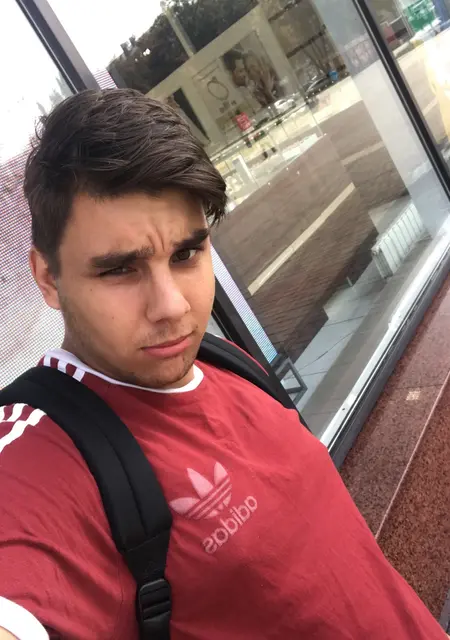 Я Темыч, 25 років, знайомлюсь без зобов'язань у Запоріжжі