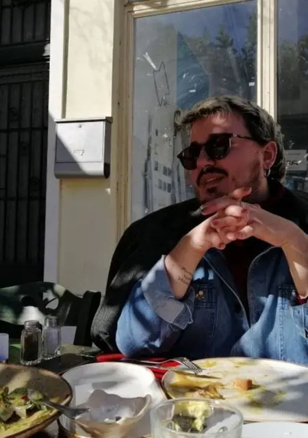 Vag из Афин, мне 28, познакомлюсь