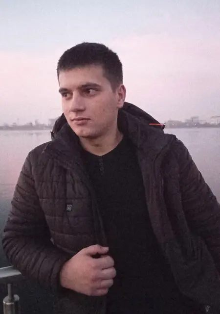 Я Дима, 31 років з Івано-Франківська, шукаю знайомство для спілкування