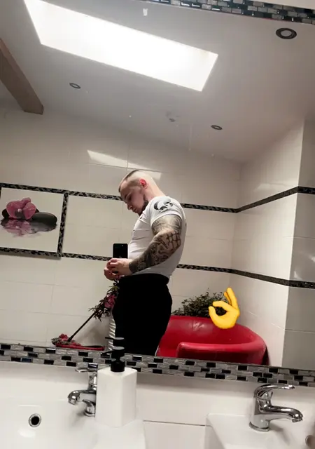 Adrian из Тарнобжег, ищу на сайте знакомства на одну ночь