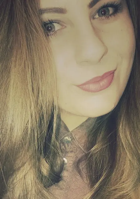 Людмила з Коростень, мені 19 років, познайомлюсь на одну ніч