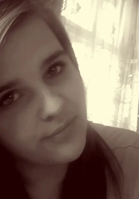 Людмила з Антрацита, мені 20 років, познайомлюсь для дружби