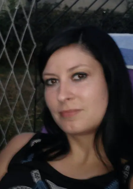 Я Алина, 27 років з Одеси, шукаю знайомство для постійних стосунків