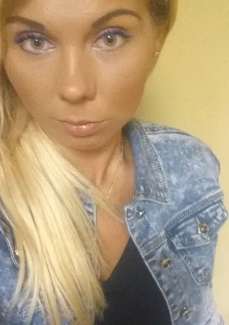 Я Марина, 27 років, знайомлюсь для спілкування у Клевани