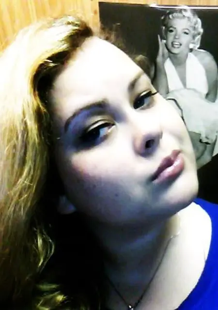 Я Анна, 21 років з Чернівців, шукаю знайомство для дружби